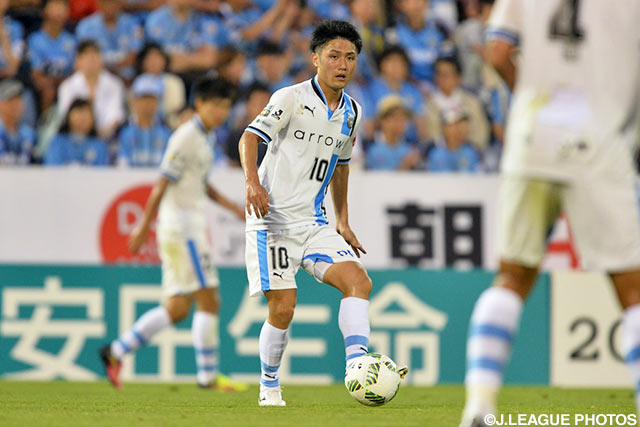 絶妙なスルーパスで同点ゴールを演出した大島 僚太（川崎Ｆ）【明治安田Ｊ１ 2nd 第4節 磐田vs川崎Ｆ】