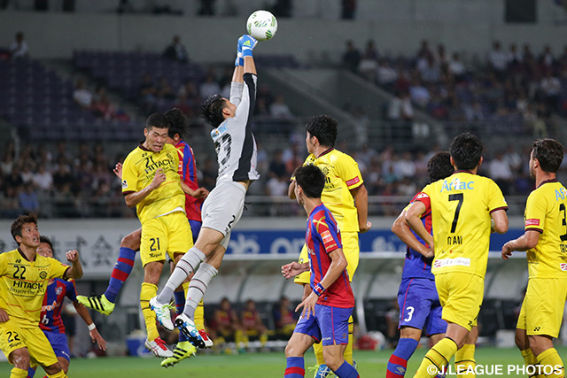 再三の好セーブでチームを救った中村 航輔（柏）【明治安田Ｊ１ 2nd 第4節 FC東京vs柏】