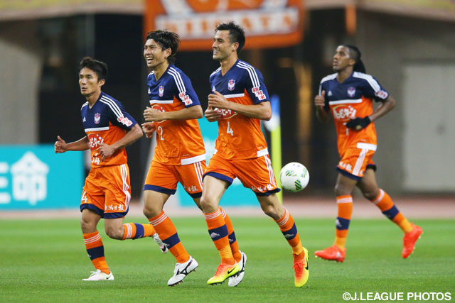 FKを頭で合わせて同点ゴールを決めた舞行龍 ジェームズ（新潟）【明治安田Ｊ１ 2nd 第2節 新潟vs仙台】