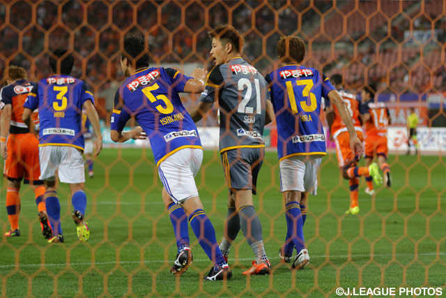 PKのピンチを救った関 憲太郎（仙台）【明治安田Ｊ１ 2nd 第2節 新潟vs仙台】