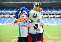 ガンバボーイとＪリーグキングの2ショット！【明治安田Ｊ１ 2nd 第4節 Ｇ大阪vs福岡】