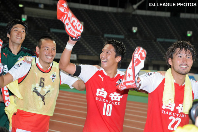 約4か月ぶりにホーム、うまスタで勝利を挙げた熊本【明治安田Ｊ２ 第24節 熊本vs徳島】