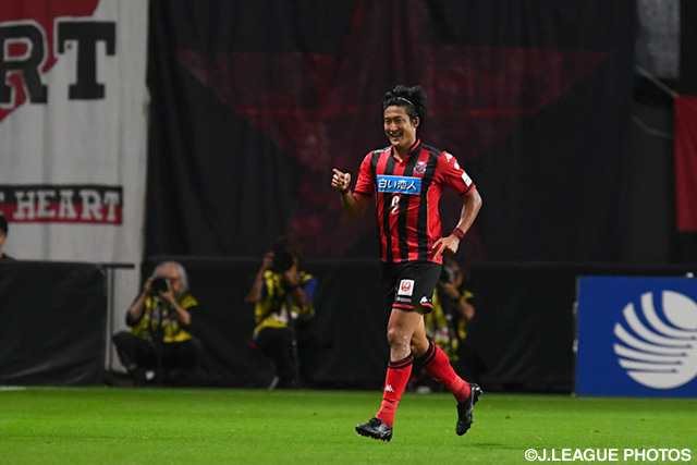 得意のヘッドで先制ゴールをもたらした都倉 賢（札幌）【明治安田Ｊ２ 第24節 札幌vs松本】