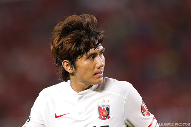 浦和の中盤でタクトを振るう柏木 陽介（浦和）【明治安田Ｊ１ 2nd 第5節 鹿島vs浦和】