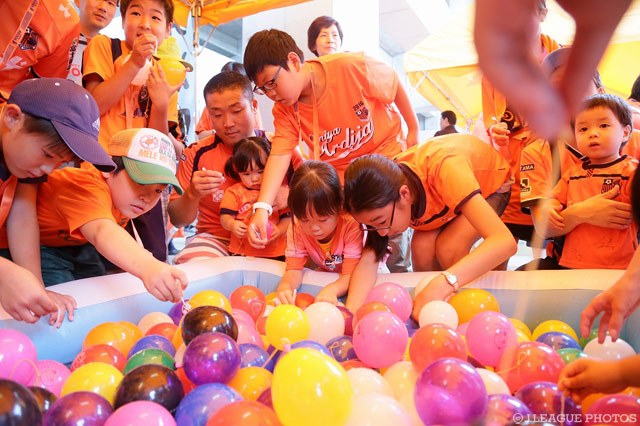 今日は水風船には最適なお天気！【明治安田Ｊ１ 2nd 第5節 大宮vs新潟】