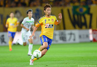 ポスト直撃の惜しいシュートを放った奥埜 博亮（仙台）【明治安田Ｊ１ 2nd 第5節 仙台vs湘南】