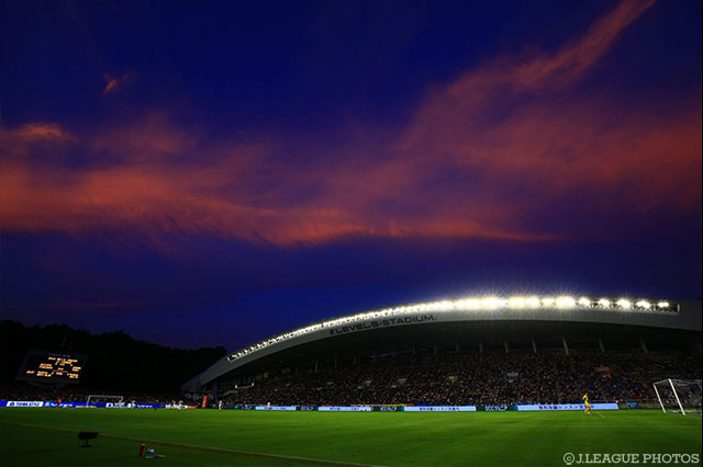 幻想的な空に包まれたレベルファイブスタジアム【明治安田Ｊ１ 2nd 第5節 福岡vs鳥栖】
