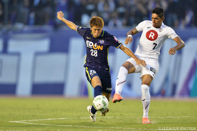 中盤の底でピンチの芽を摘んだ丸谷 拓也（広島）【明治安田Ｊ１ 2nd 第5節 広島vs神戸】