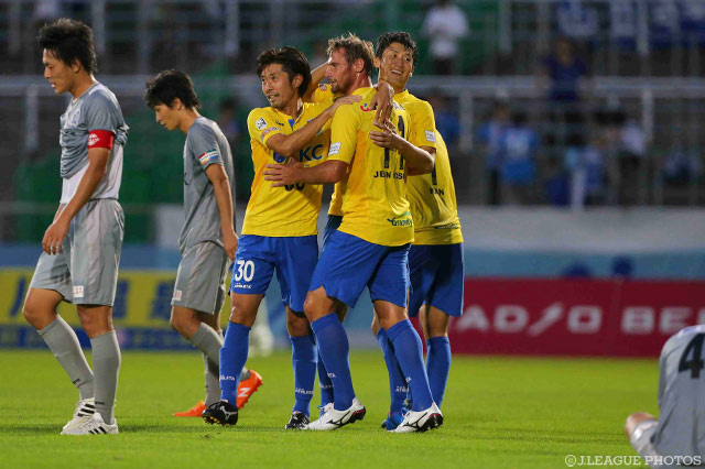 ジャーン モーゼルの劇的決勝点でＪ３連勝記録を9に伸ばした栃木【明治安田Ｊ３ 第18節 栃木vs秋田】