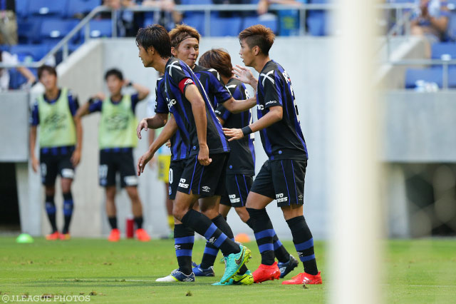 今季初の3連勝に導く決勝ヘッドを決めた呉屋 大翔（Ｇ大23 右）【明治安田Ｊ３ 第18節 Ｇ大23vs福島】