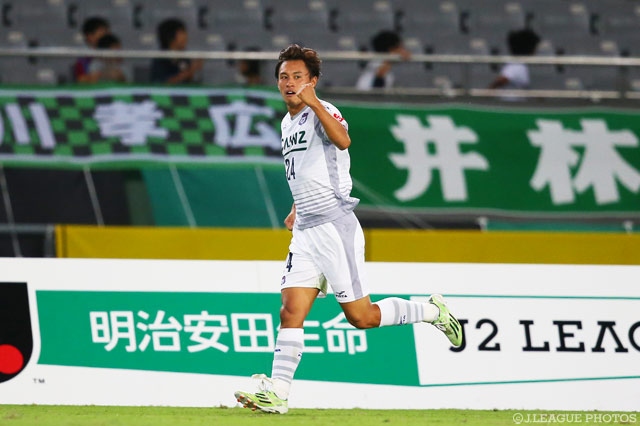 失点から2分後、高瀬 優孝がリーグ戦初ゴールとなる鋭いゴールを決めて同点に追いついた群馬【明治安田Ｊ２ 第25節 東京Ｖvs群馬】