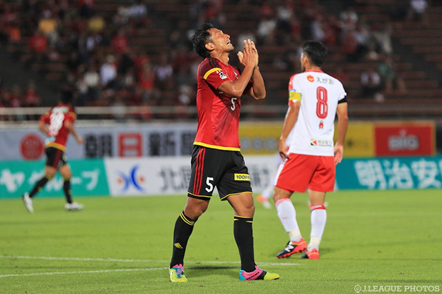 DFながら3本のシュートを放った太田 康介（金沢）【明治安田Ｊ２ 第25節 金沢vs熊本】