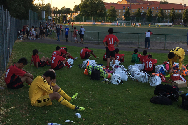 準決勝は、多くのチャンスを作りながらも、数少ない得点機会を決められ、1-2で敗れました。【2016 Gothia Cup Ｕ－１４ Ｊリーグ選抜 vs ASIOP Apacinti】