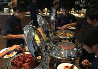 イエテボリからコペンハーゲンへ移動し一泊。久しぶりのホテルの朝食に選手も沢山たべていました。【大会を終えて：2016 Gothia Cup】