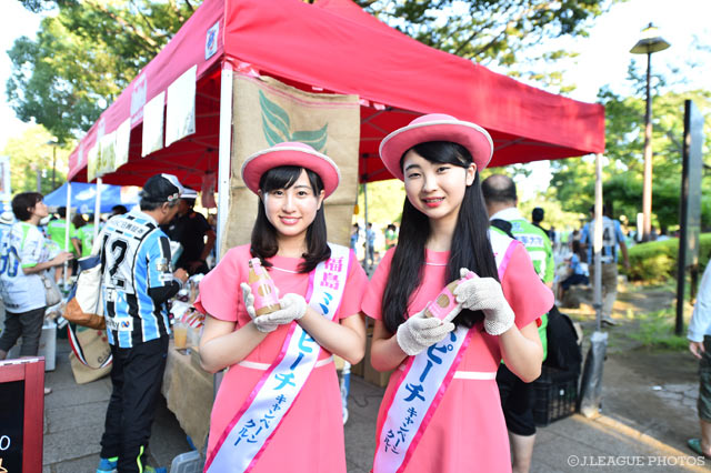 福島ミスピーチキャンペーンクルーが桃のドリンクをお薦め！【明治安田Ｊ１ 2nd 第6節 湘南vs川崎Ｆ】