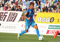 左サイドからのクロスで決勝点をアシストした比嘉 諒人（秋田）