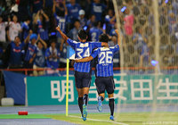 先制の1分後に追加点を決めた平松 宗（水戸/左）【明治安田Ｊ２ 第26節 水戸vs金沢】