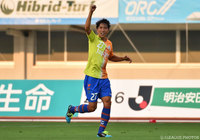 CKを頭で合わせて先制点を流し込んだ村上 佑介（長崎）【明治安田Ｊ２ 第26節 長崎vs町田】