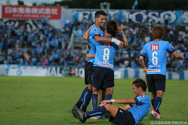 38分に逆転ゴールを決めた佐藤 謙介（横浜FC）【明治安田Ｊ２ 第26節 横浜FCvs千葉】