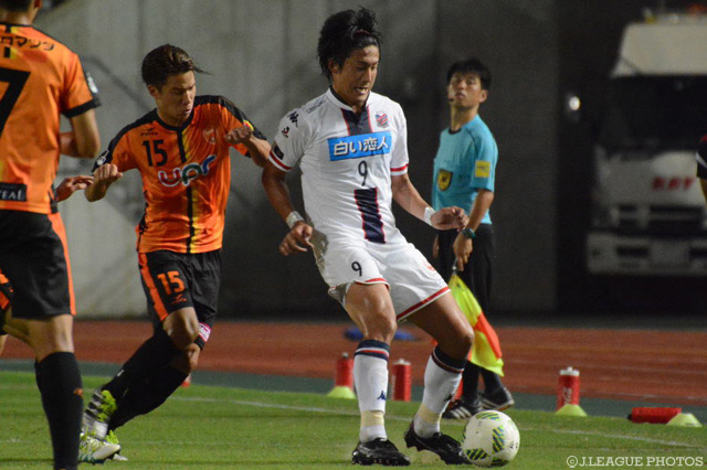 今季12ゴール目を挙げるなど前線で活躍した都倉 賢（札幌）【明治安田Ｊ２ 第26節 山口vs札幌】