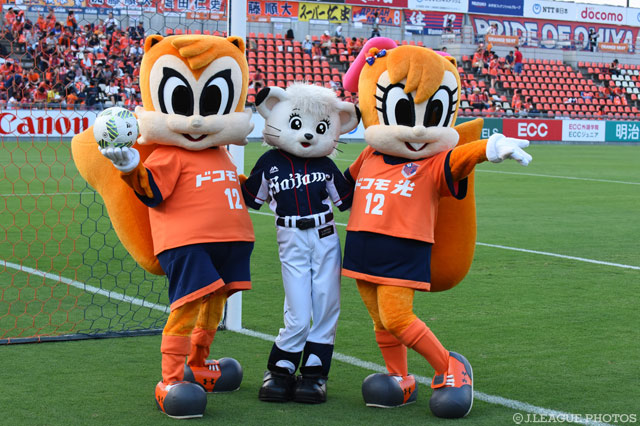 大宮と埼玉西部ラインオンズのマスコットがコラボ！【明治安田Ｊ１ 2nd 第7節 大宮vs福岡】