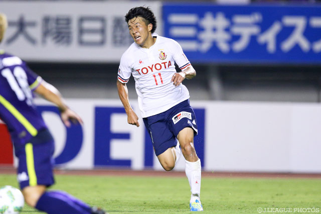 スピードを生かした突破からシュートを狙った永井 謙佑（名古屋）【明治安田Ｊ１ 2nd 第7節 広島vs名古屋】