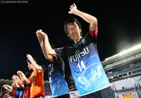 ホームでの快勝をファン・サポーターと喜ぶ川崎Ｆの選手たち【明治安田Ｊ１ 2nd 第7節 川崎Ｆvs甲府】