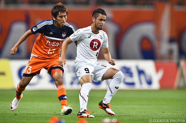 2ndステージ初先発を果たした石津 大介（神戸）【明治安田Ｊ１ 2nd 第7節 新潟vs神戸】