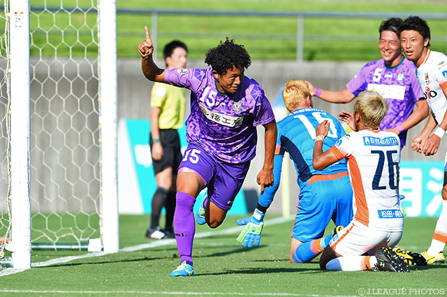 平石 直人の逆転ゴールでホーム5連勝を飾った藤枝【明治安田Ｊ３ 第20節 藤枝vs長野】