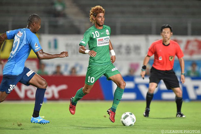 チームを救う同点弾をアシストしたレオナルド ロシャ（岐阜）【明治安田Ｊ２ 第27節 岐阜vs讃岐】