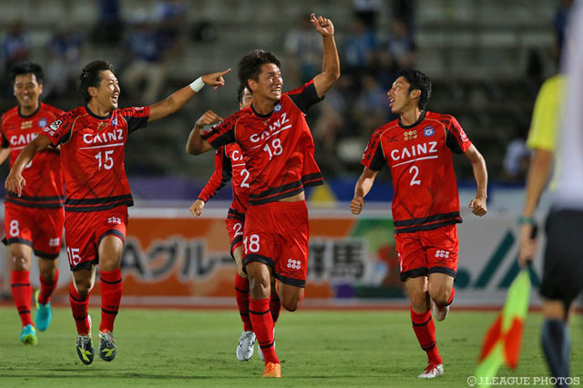 CKに頭から豪快に飛び込み、リーグ戦初ゴールがチームのJリーグ通算500ゴールとなった小牟田 洋佑（群馬）【明治安田Ｊ２ 第27節 群馬vs山形】