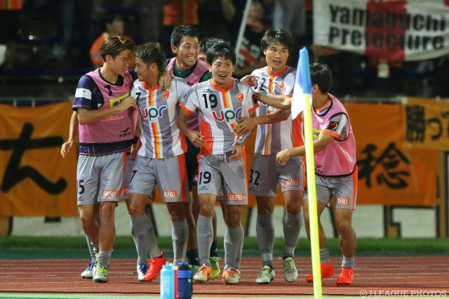 交代出場の星 雄次（#19）のゴールで逆転勝利を飾った山口【明治安田Ｊ２ 第27節 町田vs山口】