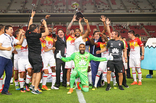 コロンビア勢として初優勝を飾ったサンタフェ【スルガ銀行チャンピオンシップ2016 鹿島vsサンタフェ】