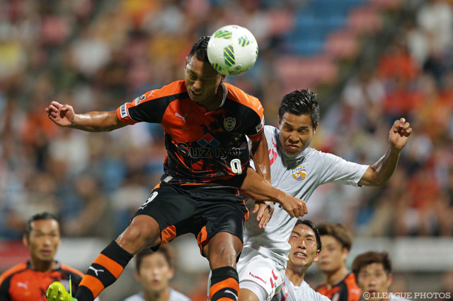 鄭 大世の4試合連続ゴールで勝利を決定づけた清水【明治安田Ｊ２ 第28節 清水vs長崎】