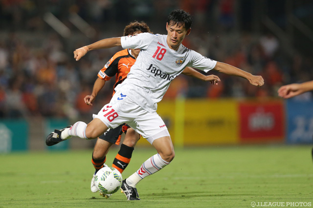 前線で奮闘するも得点を奪えなかった佐藤 洸一（長崎）【明治安田Ｊ２ 第28節 清水vs長崎】