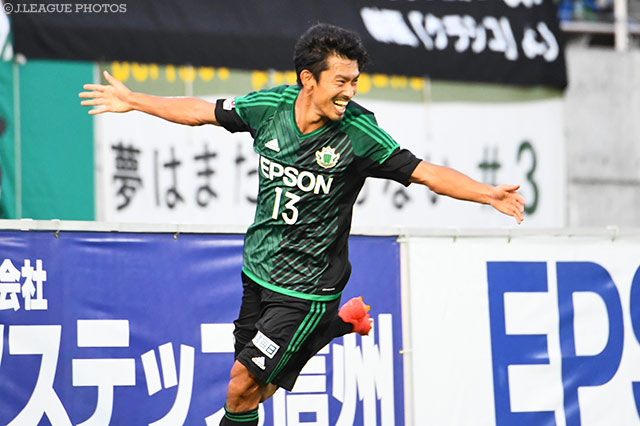 FKから今季初得点となる先制ヘッドを決めた後藤 圭太（松本）【明治安田Ｊ２ 第28節 松本vs岐阜】