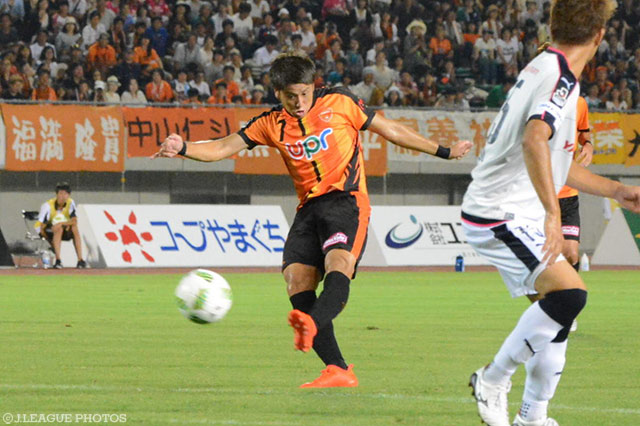 チーム最多3本のシュートを放った福満 隆貴（山口）【明治安田Ｊ２ 第28節 山口vsＣ大阪】