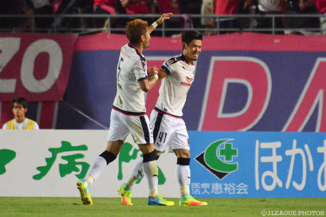 華麗なヒールキックで追加点を決めた山口 蛍（Ｃ大阪）【明治安田Ｊ２ 第28節 山口vsＣ大阪】