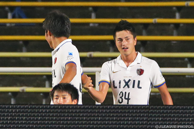 相手GKをドリブルで抜き去り、追加点を流し込んだ鈴木 優磨（鹿島）【明治安田Ｊ１ 2nd 第8節 福岡vs鹿島】