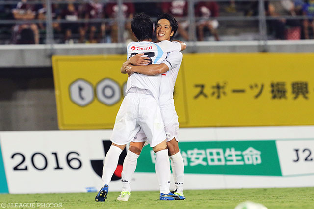 前半終了間際に同点ゴールを決めた仲間 隼斗（讃岐）【明治安田Ｊ２ 第29節 岡山vs讃岐】