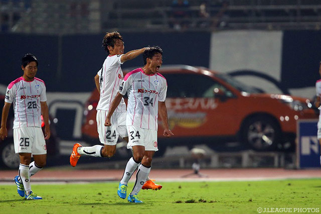32分に先制ヘッドを決めた平松 宗（水戸）【明治安田Ｊ２ 第29節 群馬vs水戸】