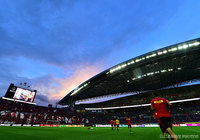 ウォームアップを行う浦和の選手をゴール裏のサポーターたちが迎える【明治安田Ｊ１ 2nd 第9節 浦和vs川崎Ｆ】