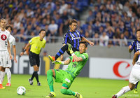 大森 晃太郎（Ｇ大阪）とキム スンギュ（神戸）が激しく交錯【明治安田Ｊ１ 2nd 第9節 Ｇ大阪vs神戸】