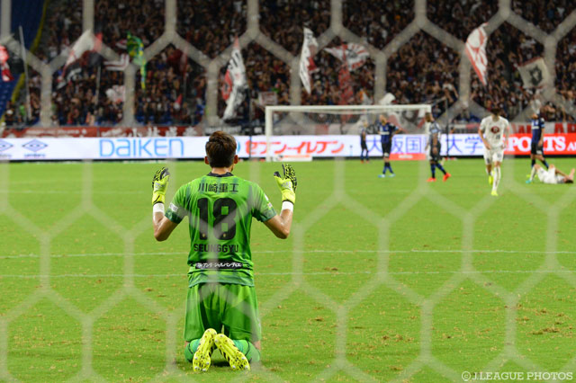 再三のビッグセーブで勝利に貢献したキム スンギュ（神戸）【明治安田Ｊ１ 2nd 第9節 Ｇ大阪vs神戸】