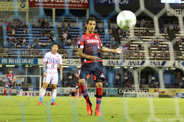 後半アディショナルタイムで同点となるPKを決めたジェイ（磐田）【明治安田Ｊ１ 2nd 第9節 磐田vs鳥栖】