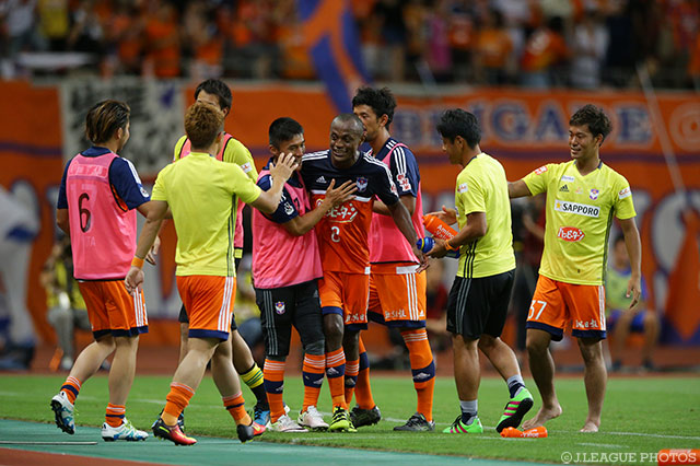 後半アディショナルタイム2分にダメ押しゴールを決めたレオ シルバ（新潟）【明治安田Ｊ１ 2nd 第9節 新潟vs福岡】