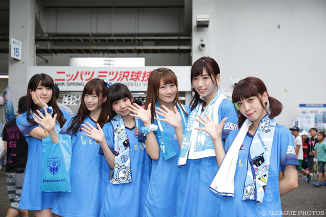 横浜FCスタジアムアイドル「P.IDL」が今日も元気にパフォーマンス！【明治安田Ｊ２ 第30節 横浜FCvs清水】