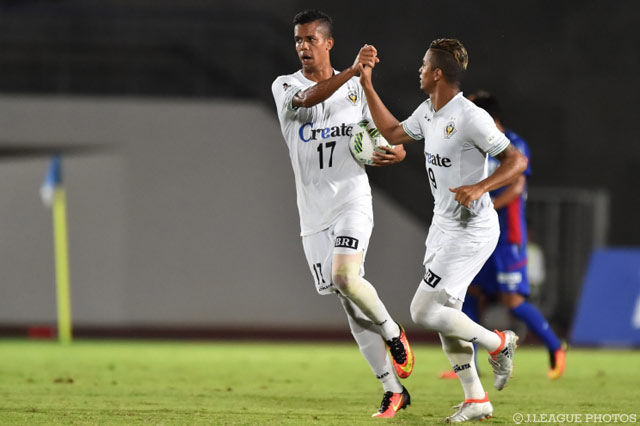 8試合ぶりの出場でゴールを決めたドウグラス ヴィエイラ（東京Ｖ）【明治安田Ｊ２ 第30節 徳島vs東京Ｖ】