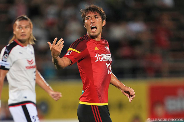 ヘディングシュートで1点を返し、一矢報いた水永 翔馬（金沢）【明治安田Ｊ２ 第30節 金沢vsＣ大阪】