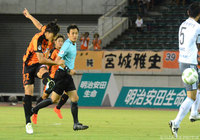 両チーム最多タイとなる3本のシュートを放った中山 仁斗（山口）【明治安田Ｊ２ 第30節 山口vs松本】